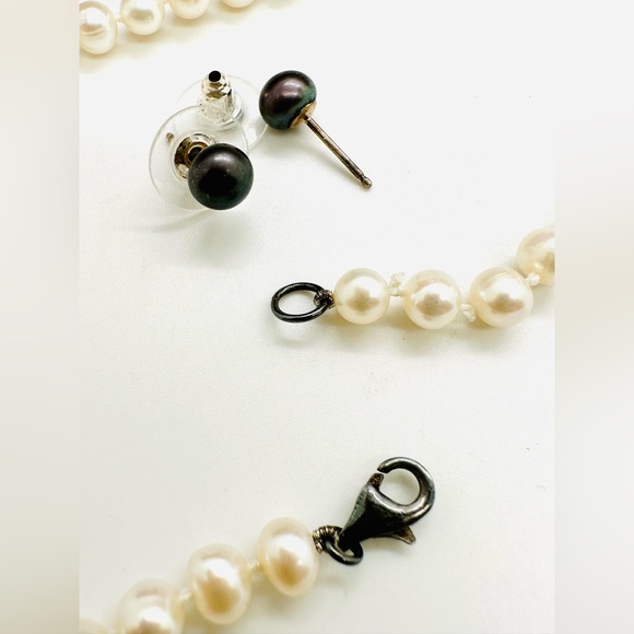 Vintage Pearl Necklace & Tahitian Post Earrings - Picture 9 of 15